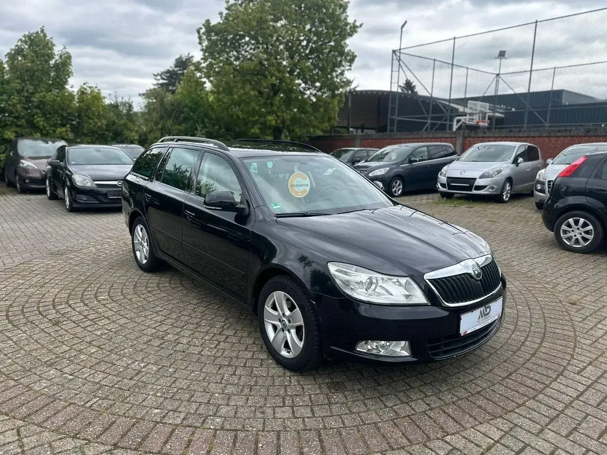 Gebraucht Skoda Octavia 122 PS (89 kW) 2012 Schwarz Kombi