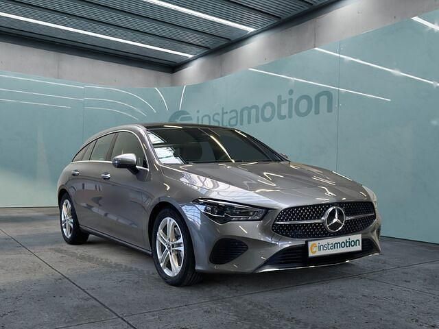Grau Gebraucht 2025 Mercedes CLA200 Shooting Brake Progressive Kombi | 43.940 € - Bild 1/2
