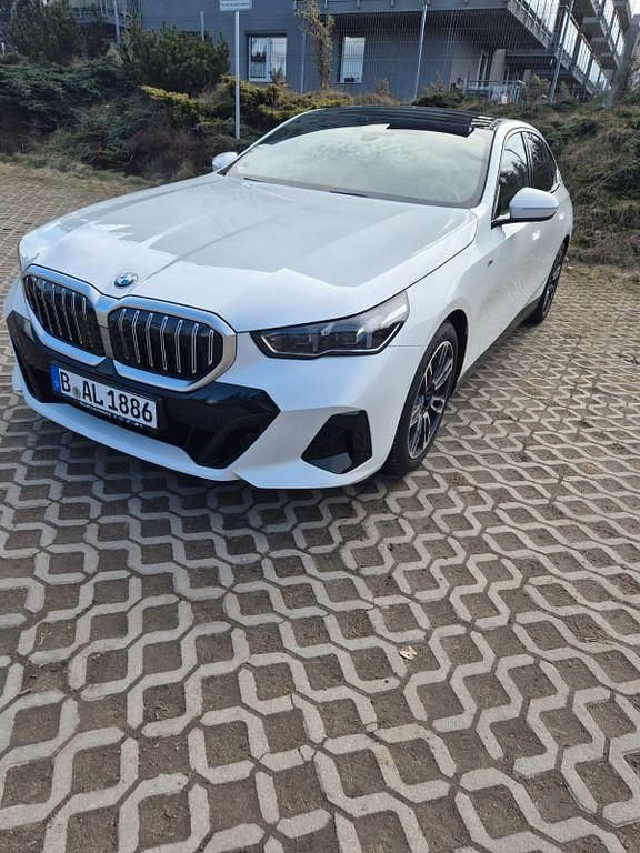 Gebraucht BMW 520 Performance 197 PS (144 kW) 2024 Weiß Limousine