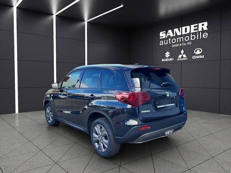 Neu Suzuki Vitara Comfort 116 PS (85 kW) 2025 Schwarz SUV