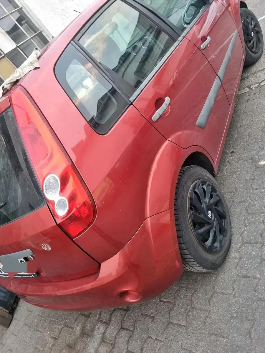 Gebraucht Ford Fiesta 101 PS (74 kW) 2006 Rot Kleinwagen