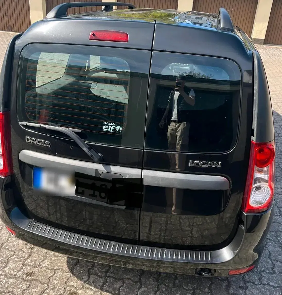Second-hand Dacia Logan 85 CP (62 kW) 2011 Negru Break