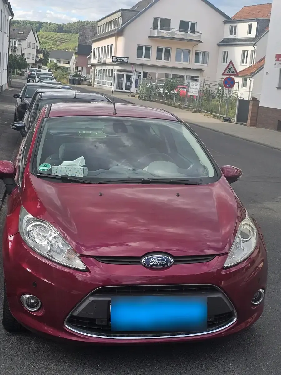 Gebraucht Ford Fiesta 82 PS (60 kW) 2009 Rot Kleinwagen