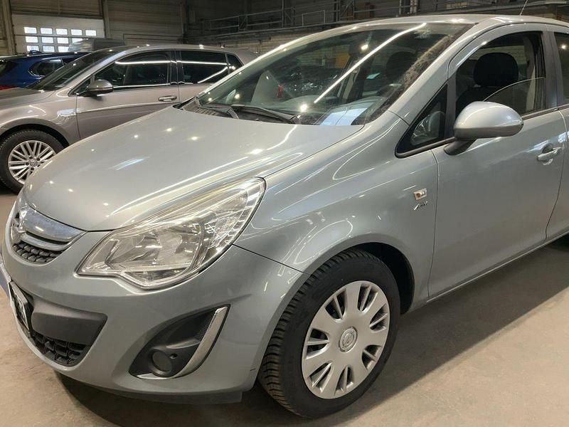 Gebraucht Opel Corsa Active 101 PS (74 kW) 2013 Silber Kleinwagen