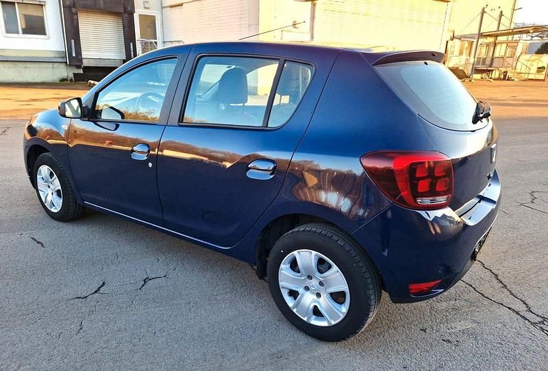 Gebraucht Dacia Sandero Lauréate 90 PS (66 kW) 2017 Blau Kleinwagen
