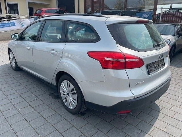 Gebraucht Ford Focus Trend 120 PS (88 kW) 2017 Silber Kombi