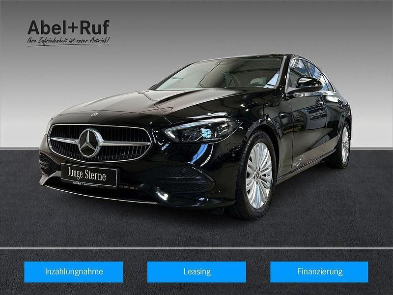 Schwarz Gebraucht 2022 Mercedes C200 Avantgarde Limousine | 34.444 € (Etwas zu teuer) - Bild 1/4