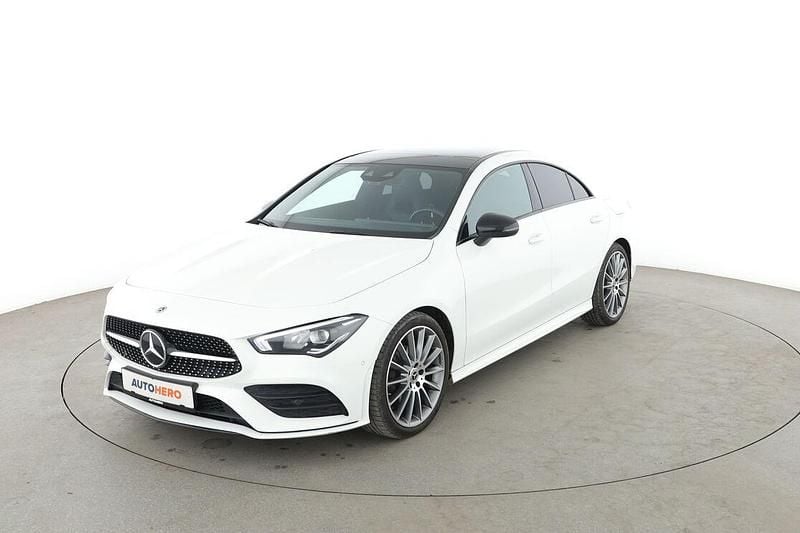 Weiß Gebraucht 2021 Mercedes CLA180 AMG line Limousine | 25.480 € (Fairer Preis) - Bild 1/3