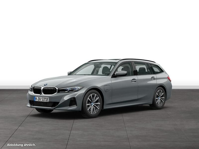 Grau Gebraucht 2022 BMW 330e Kombi | 33.044 € (Etwas zu teuer) - Bild 1/4
