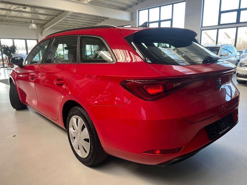 Second-hand Seat Leon Reference 116 CP (85 kW) 2022 Roșu Berlinǎ