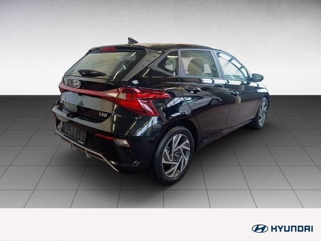 Gebraucht Hyundai i20 Trend 101 PS (74 kW) 2024 Schwarz Kleinwagen