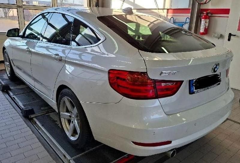 Gebraucht BMW 318 Gran Turismo Advantage 150 PS (110 kW) 2016 Weiß Limousine