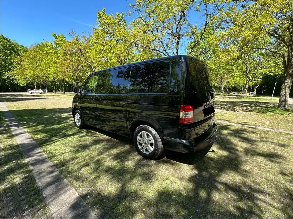 Second-hand VW T5 Highline 174 CP (127 kW) 2007 Negru Van