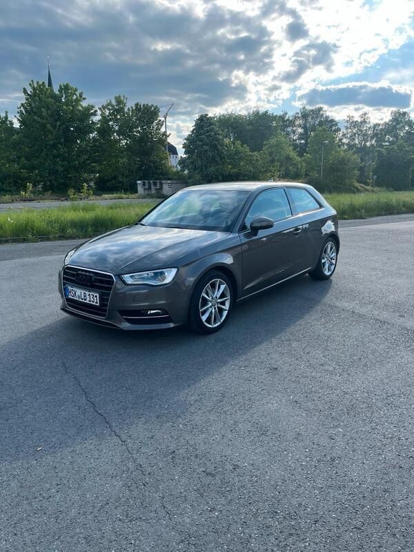Braun Gebraucht 2013 Audi A3 Kleinwagen | 11.300 € (Teuer) - Bild 1/4