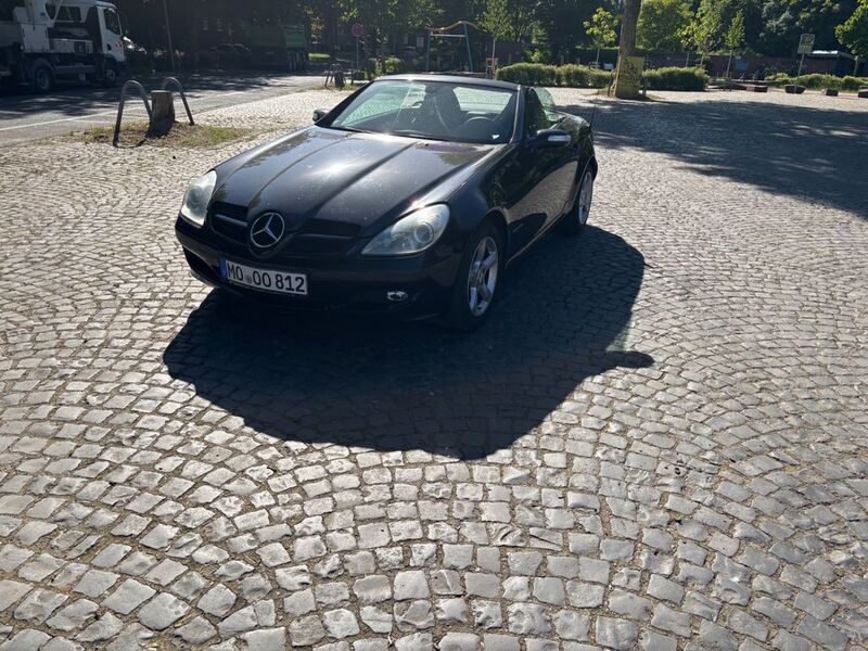 Schwarz Gebraucht 2004 Mercedes SLK200 Cabrio | 5.900 € (Guter Preis) - Bild 1/4