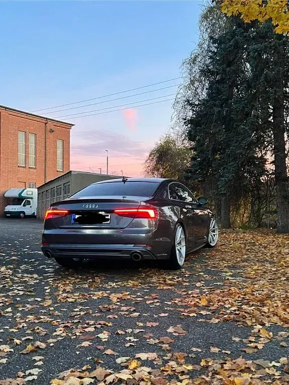 Gebraucht Audi A5 S-Line 190 PS (139 kW) 2019 Grau Coupé
