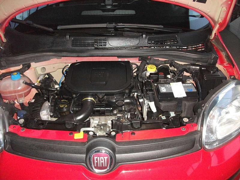 Gebraucht Fiat Panda Red 69 PS (50 kW) 2021 Rot Kombi