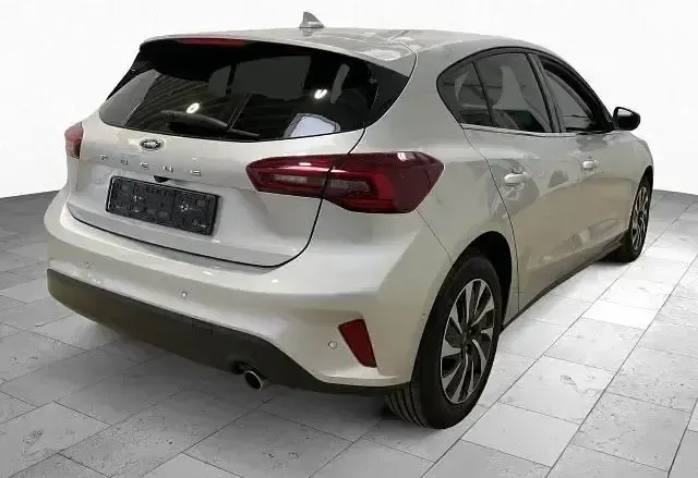 Gebraucht Ford Focus Titanium X 116 PS (85 kW) 2023 Silber (metallic) Limousine