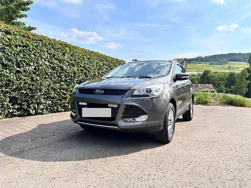 Grau Gebraucht 2014 Ford Kuga Titanium SUV | 11.400 € (Fairer Preis) - Bild 1/4