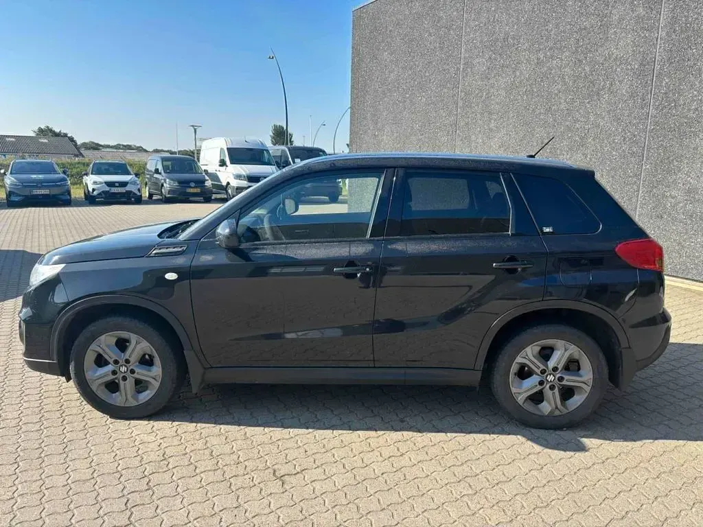 Gebraucht Suzuki Vitara Comfort 120 PS (88 kW) 2016 Schwarz SUV