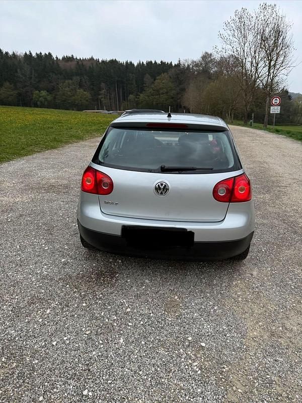 Używany VW Golf IV 75 KM (55 kW) 2006 Srebrny Sedan/Limuzyna