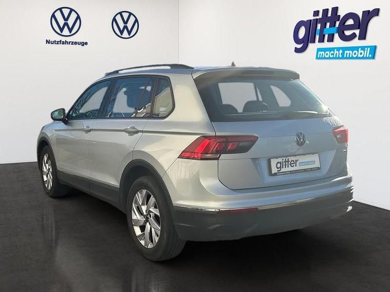 Gebraucht VW Tiguan Life 150 PS (110 kW) 2021 Reflexsilber metallic SUV