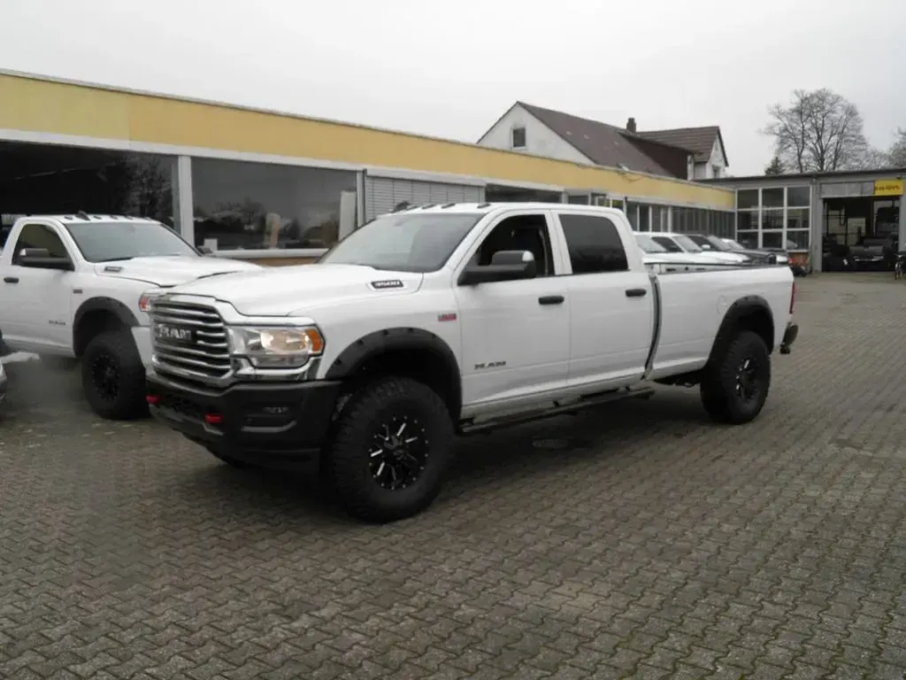 Second-hand Dodge Ram 408 CP (300 kW) 2024 Alb Pickup