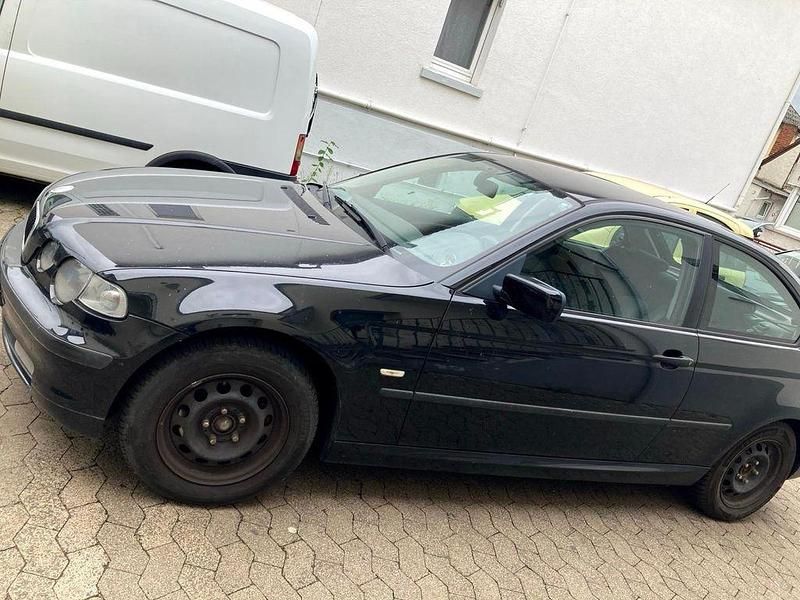 Second-hand BMW 316 116 CP (85 kW) 2004 Negru Berlinǎ