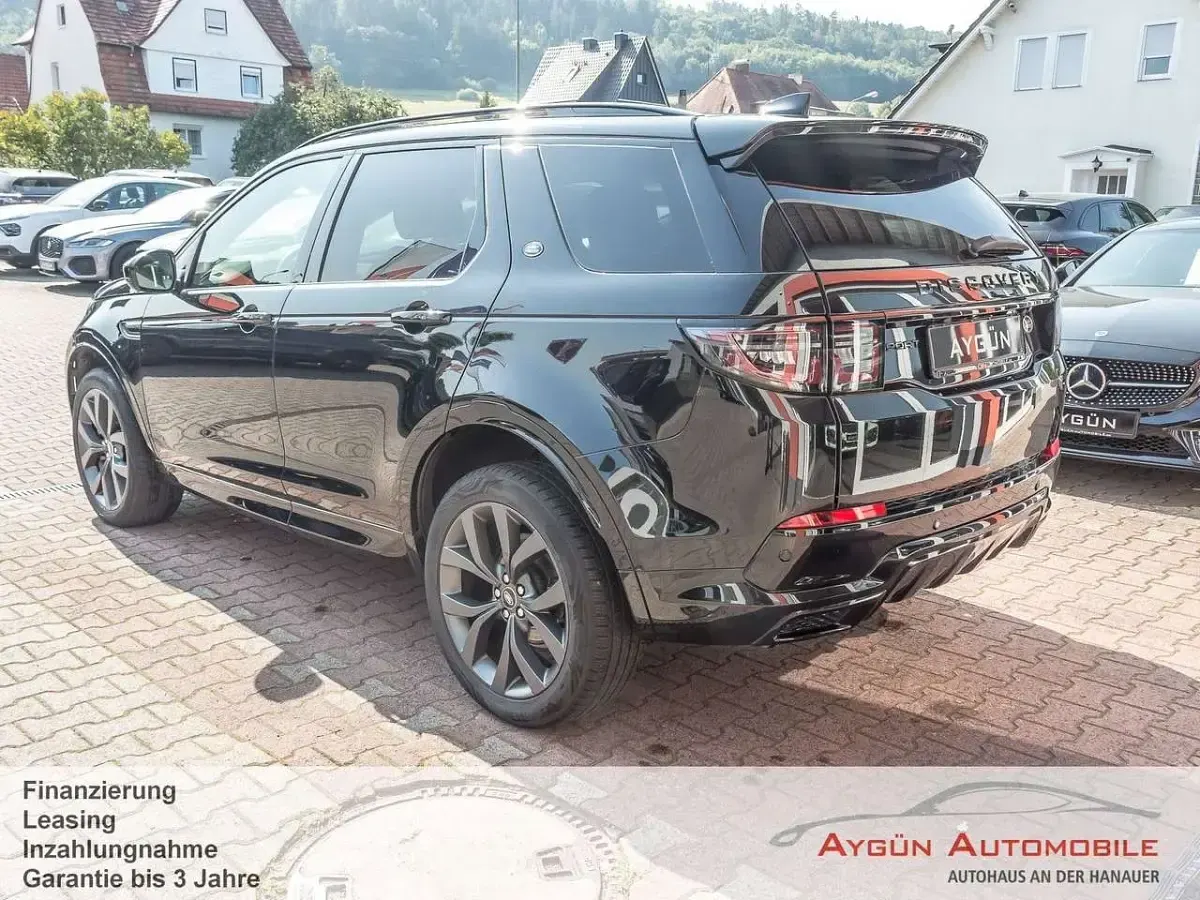 Gebraucht Land Rover Discovery Sport SE Dynamic 204 PS (150 kW) 2023 Santorini black SUV