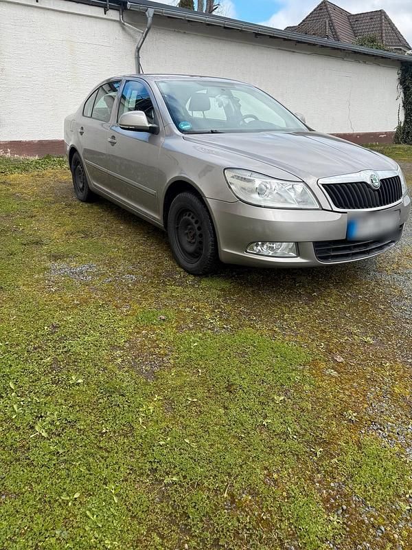 Gebraucht Skoda Octavia 105 PS (77 kW) 2012 Grau Limousine