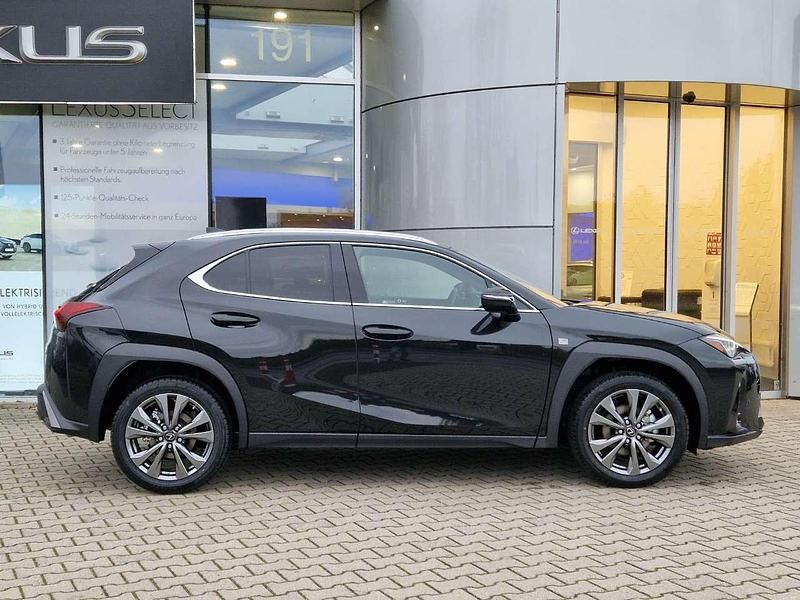 Gebraucht Lexus UX 300h Sport Design Packet 199 PS (146 kW) 2024 Graphitschwarz SUV