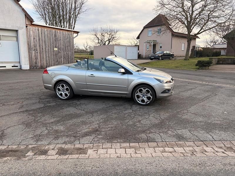 Gebraucht Ford Focus Cabriolet 145 PS (106 kW) 2009 Silber Cabrio