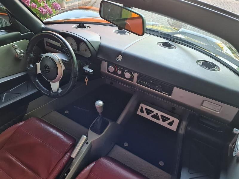 Gebraucht Opel Speedster 147 PS (108 kW) 2003 Schwarz Cabrio