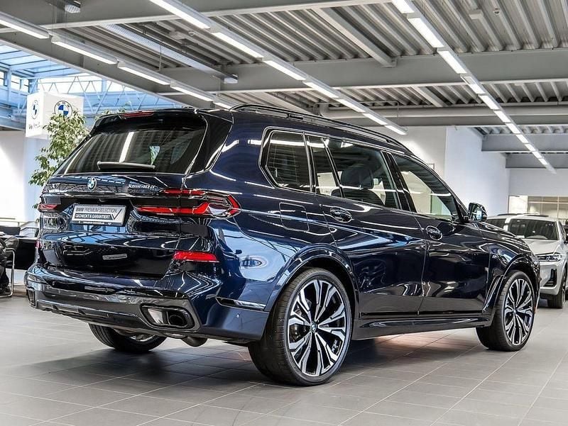 Gebraucht BMW X7 M Sport 340 PS (250 kW) 2025 Schwarz SUV