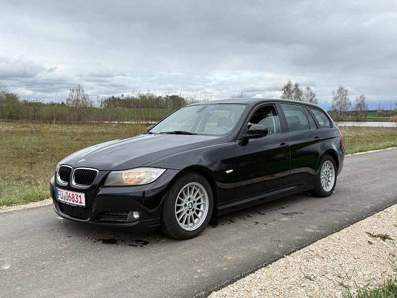 Second-hand BMW 320 184 CP (135 kW) 2011 Negru Break