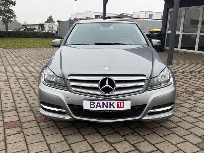 Gebraucht Mercedes C200 136 PS (100 kW) 2011 Silber Limousine
