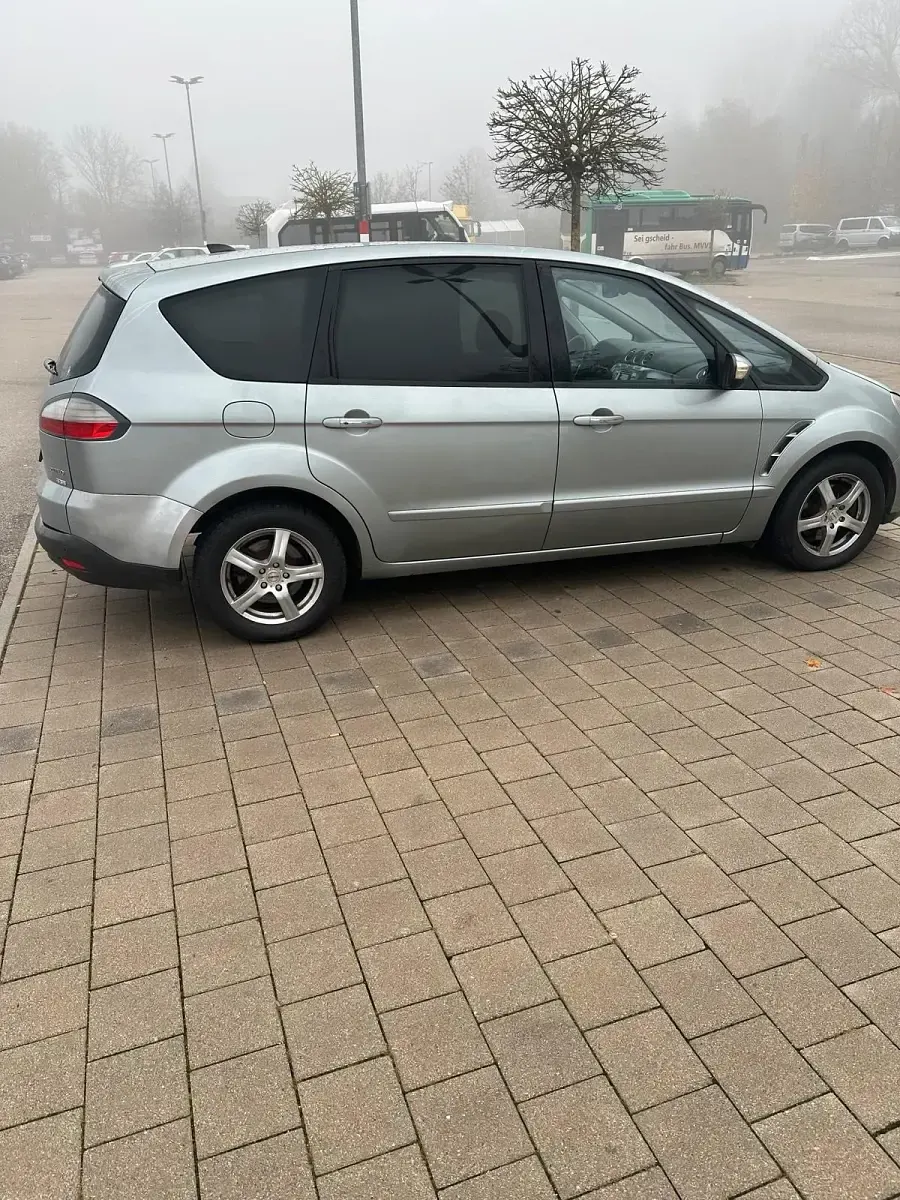 Gebraucht Ford S-MAX S 140 PS (102 kW) 2009 Silber Van / Kleinbus