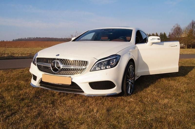 Weiß Gebraucht 2015 Mercedes CLS400 Shooting Brake Kombi | 29.999 € - Bild 1/4