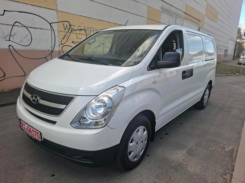 Gebraucht Hyundai H-1 110 PS (80 kW) 2011 Weiß Van / Kleinbus