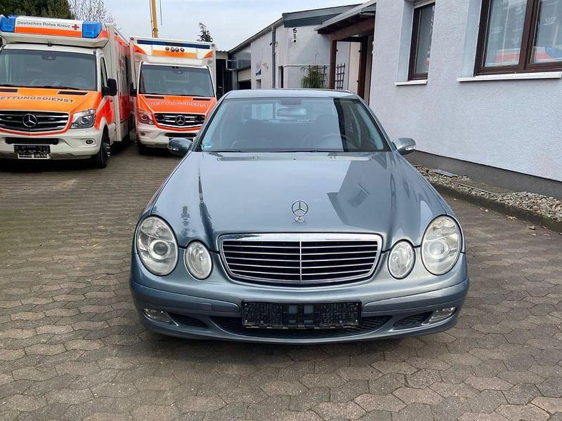 Second-hand Mercedes E220 150 CP (110 kW) 2004 Albastru Berlinǎ