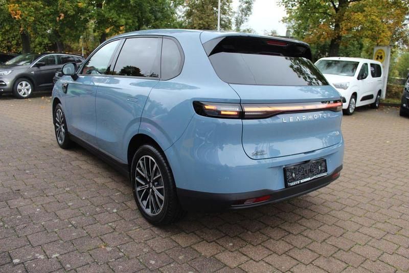 Gebraucht Leapmotor B10 160 kW (218 PS) 2025 Starry night blue SUV