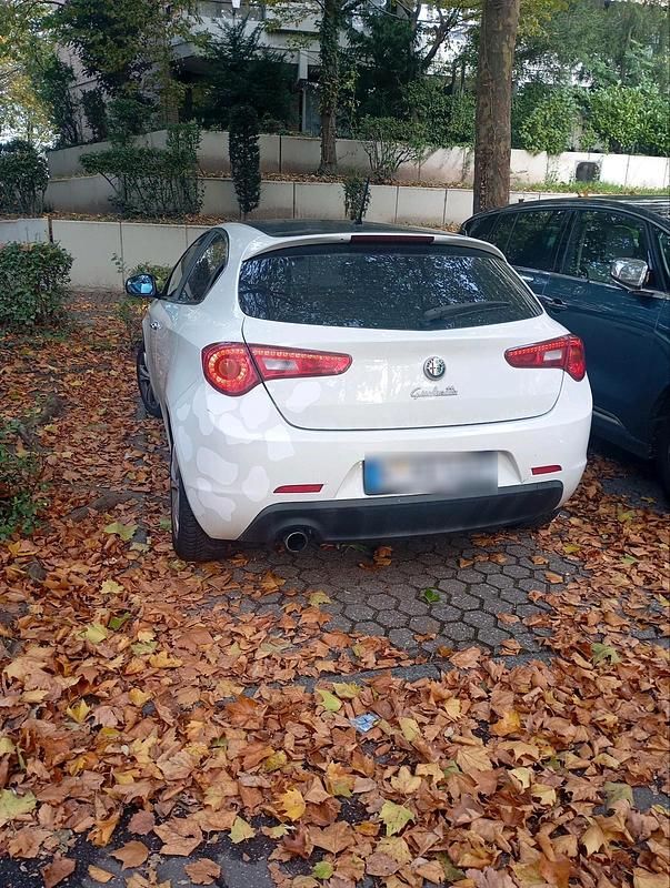 Gebraucht Alfa Romeo Giulietta 105 PS (77 kW) 2011 Weiß Kleinwagen