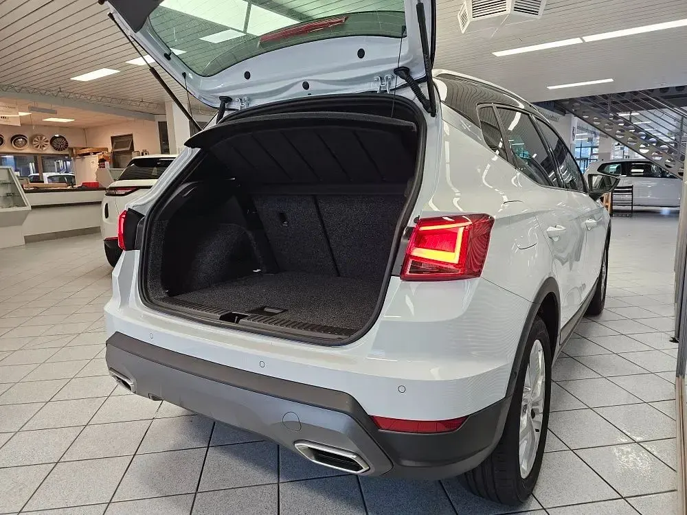 Neu Seat Arona FR 150 PS (110 kW) 2026 Weiß SUV
