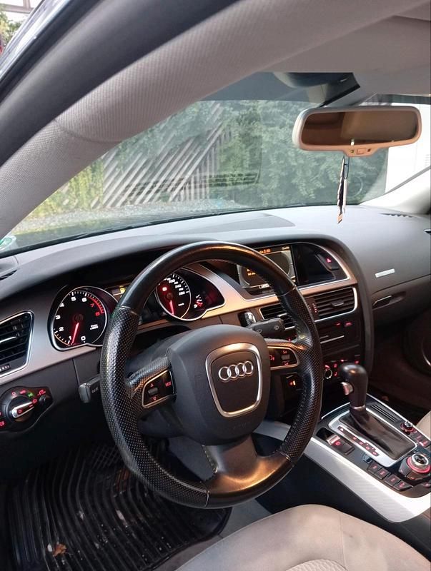 Gebraucht Audi A5 177 PS (130 kW) 2010 Schwarz Coupé