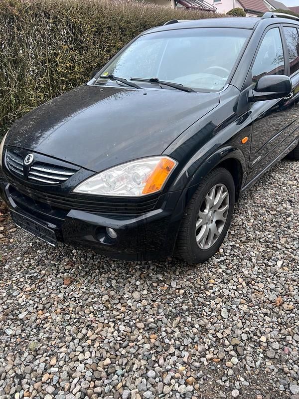 Schwarz Gebraucht 2007 Ssangyong (KGM) Kyron SUV | 4.300 € - Bild 1/4