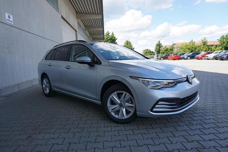 Reflex silber Gebraucht 2023 VW Golf VIII Kombi | 19.950 € (Superpreis) - Bild 1/4