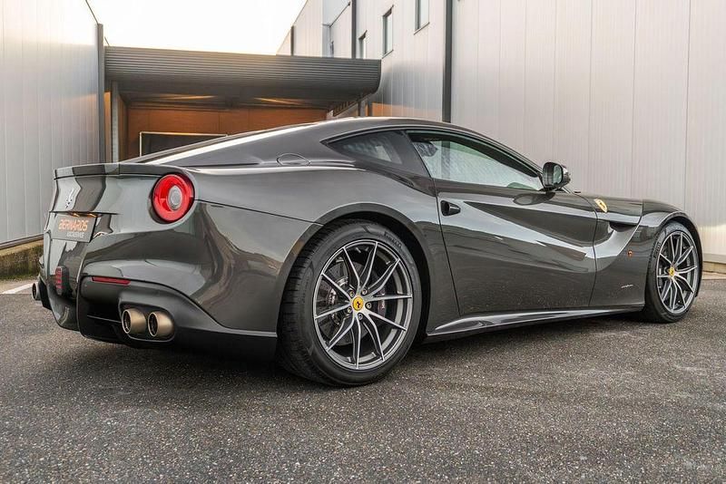 Gebraucht Ferrari F12 741 PS (545 kW) 2015 Rot Coupé