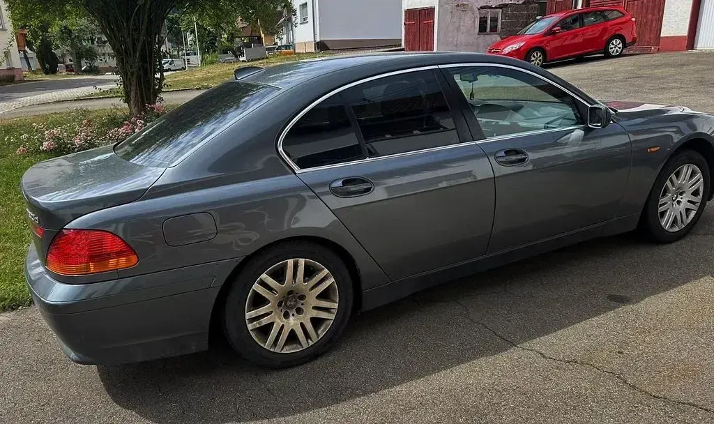 Gebraucht BMW 730 258 PS (189 kW) 2004 Grau Limousine