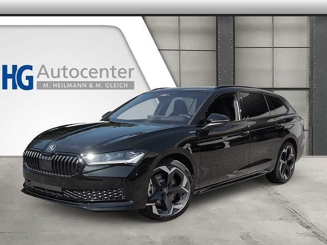 Kristall weiß Neu 2025 Skoda Superb SportLine Kombi | 50.990 € (Fairer Preis) - Bild 1/4