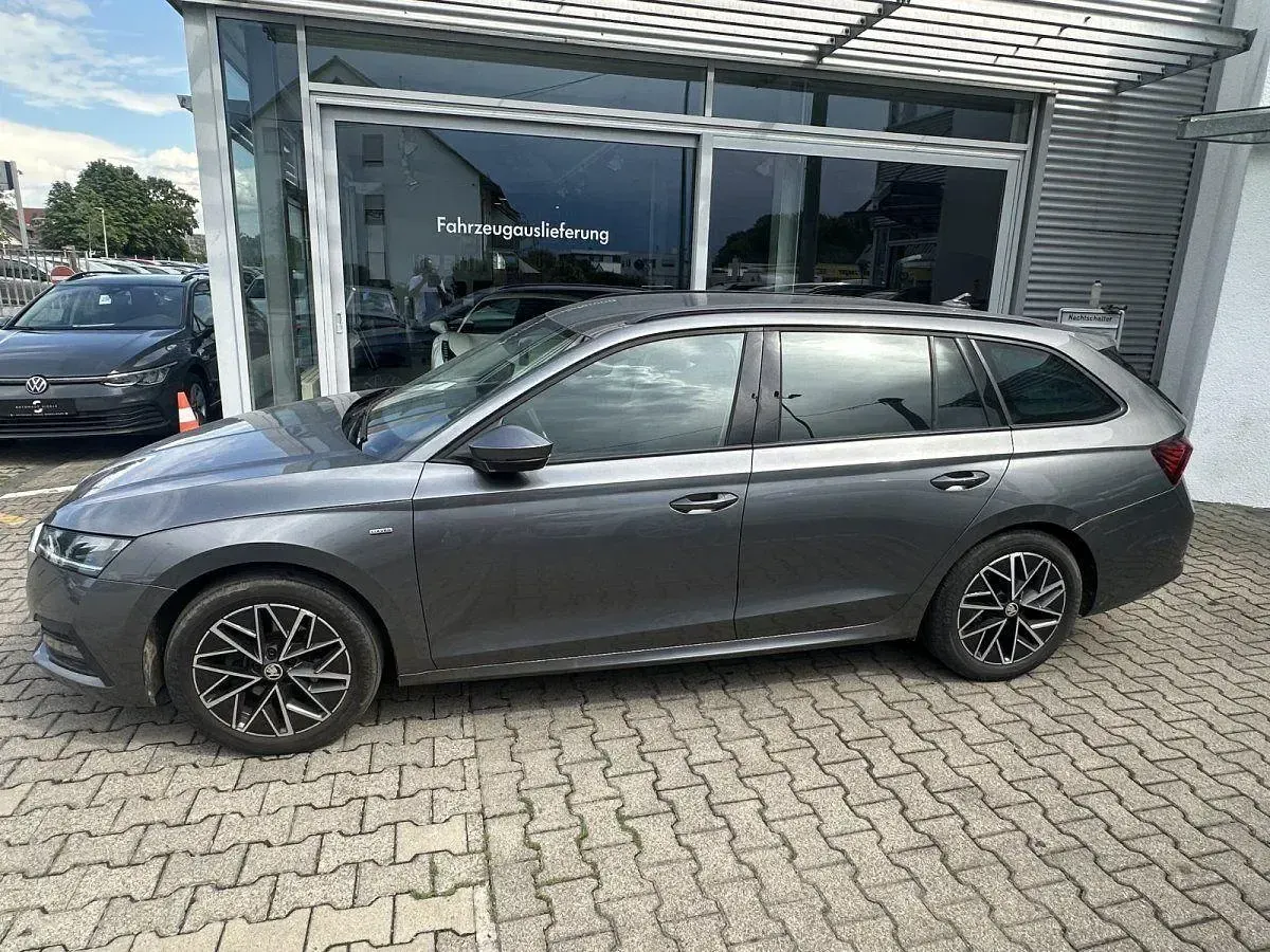 Gebraucht Skoda Octavia Clever 116 PS (85 kW) 2022 Grau Kombi
